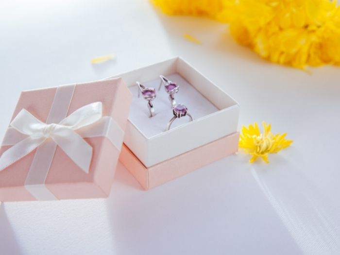 Reasons To Choose Silver Jewellery Over Gold Jewellery - VerveJewels