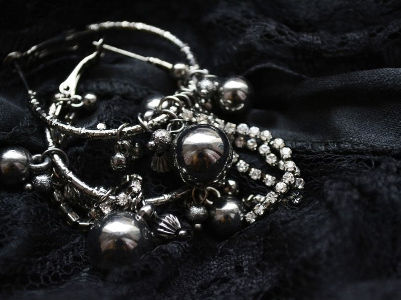 What Is the Best Way to Wear Sterling Silver Jewellery to Work? - VerveJewels
