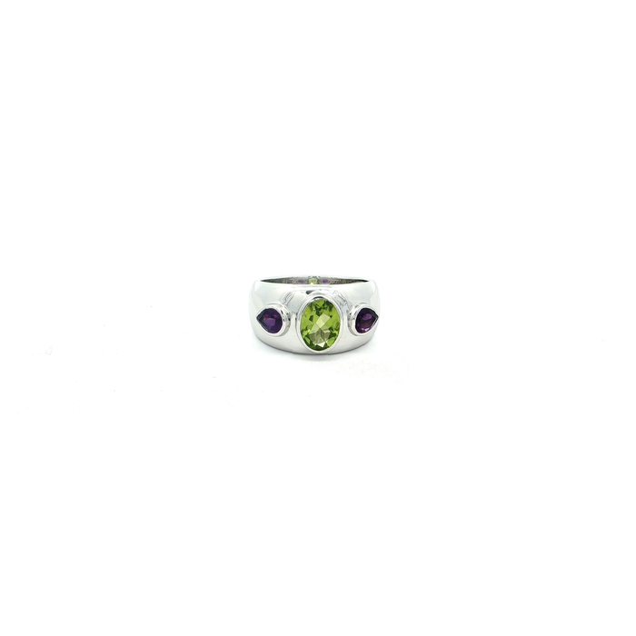 Silver Multistone Ring with Oval Peridot