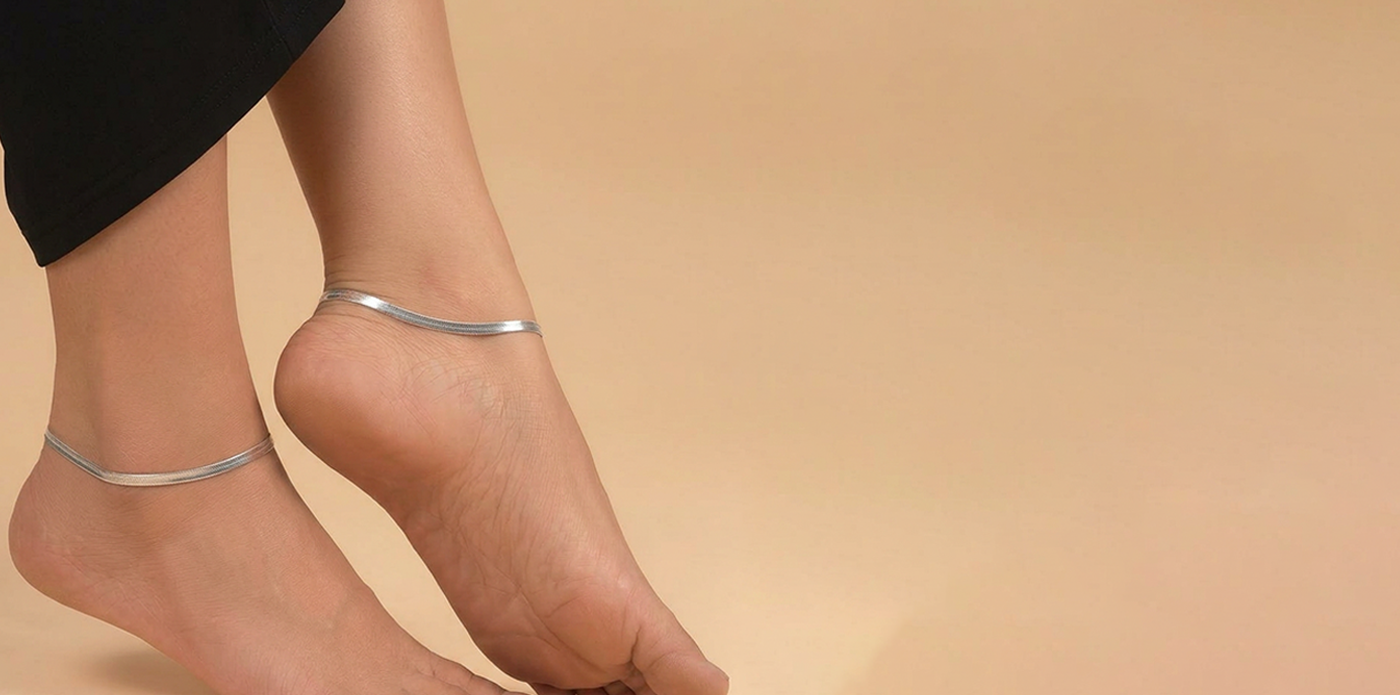 Premium Silver Anklets That Add Instant Charm to Every Outfit.