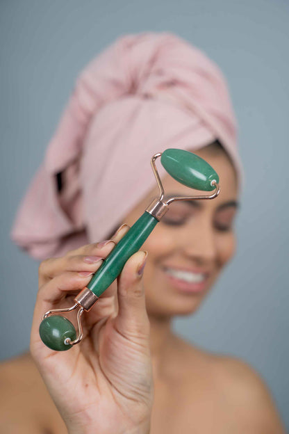 Beauty Gems Green Adventure Facial Roller for Face and Neck Image 10