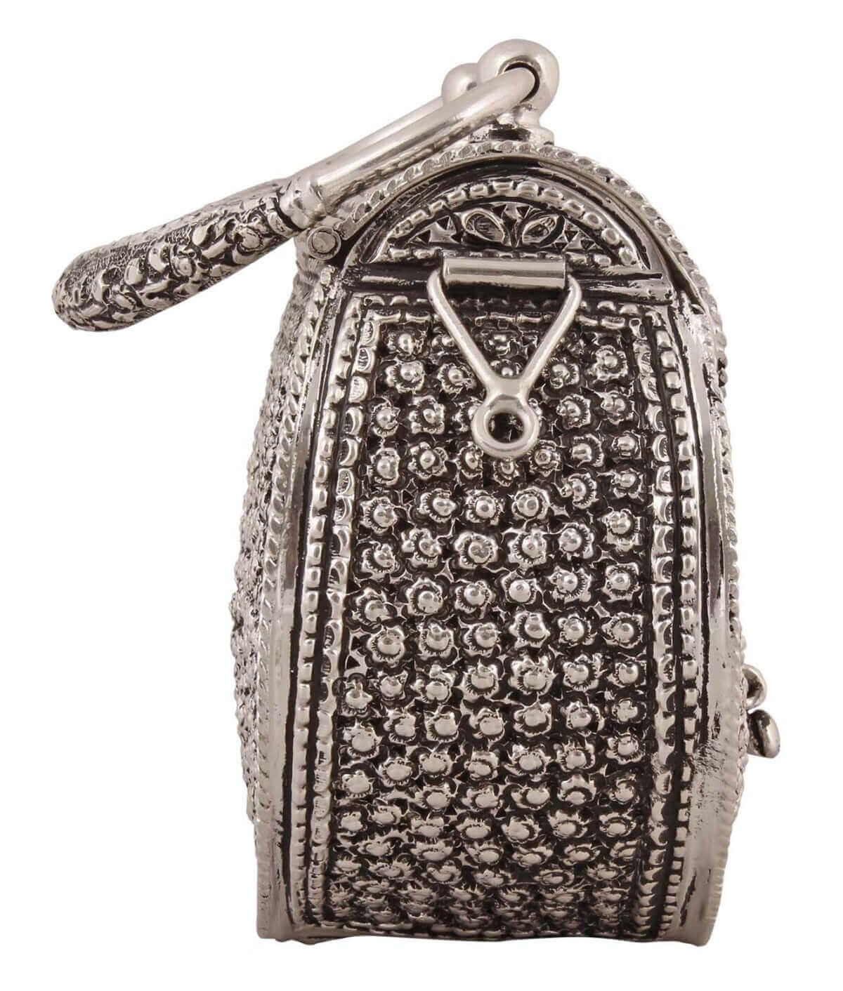 Kesardeep Impex Female Silver Purse In 925 Sterling Silver Pure Designer  Handclutch at Rs 45000/piece in Jaipur